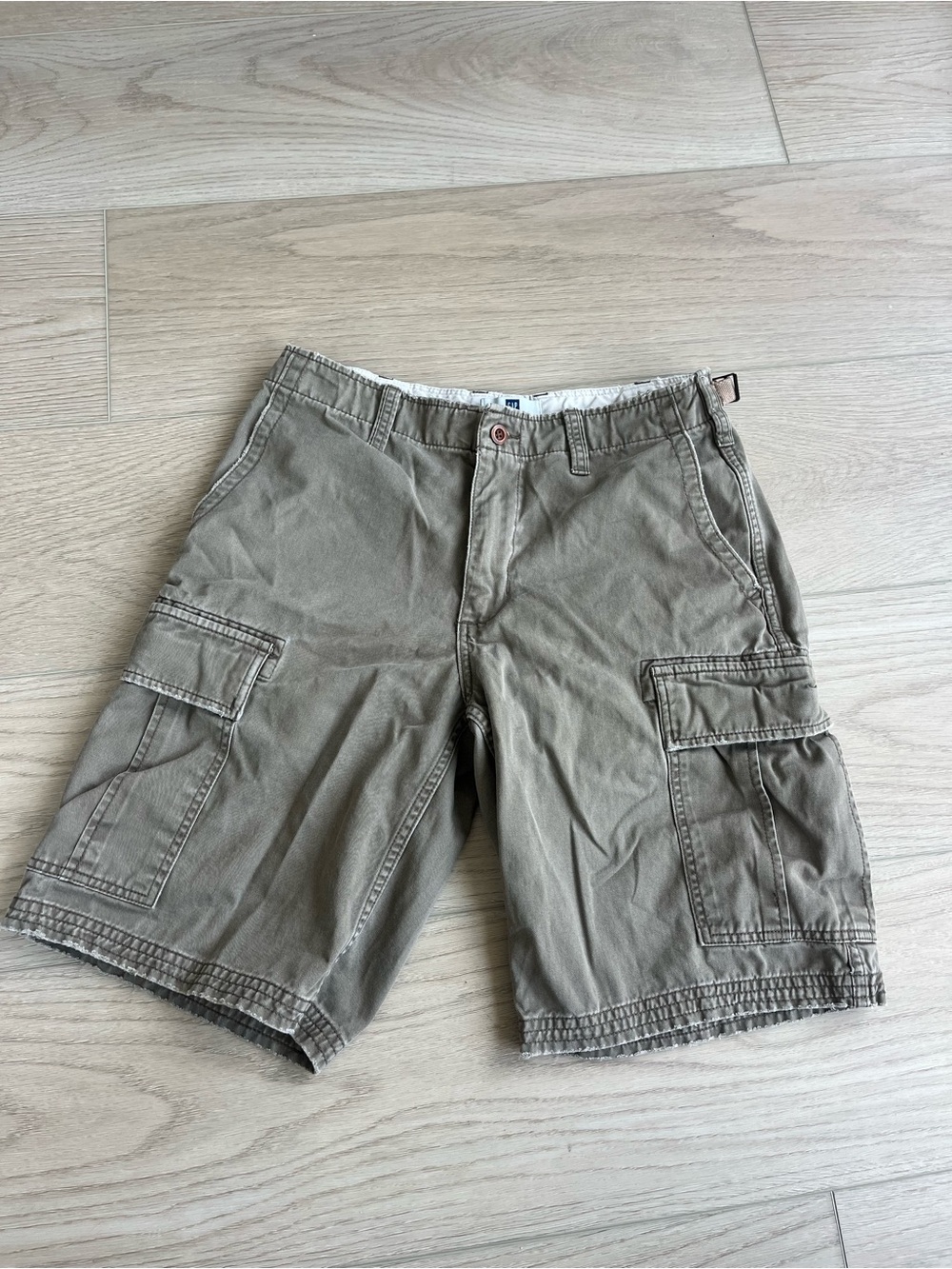 GAP Men's-Style Cargo Shorts in Khaki